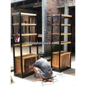Model Lemari Rak Buku Kayu Solid Utuh Industrial