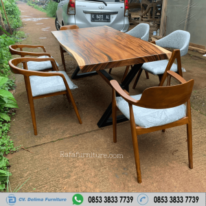Meja Makan Satu Set Solid Utuh RF