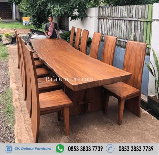 Gambar Meja Makan Kayu Utuh di Ruang Makan Anda