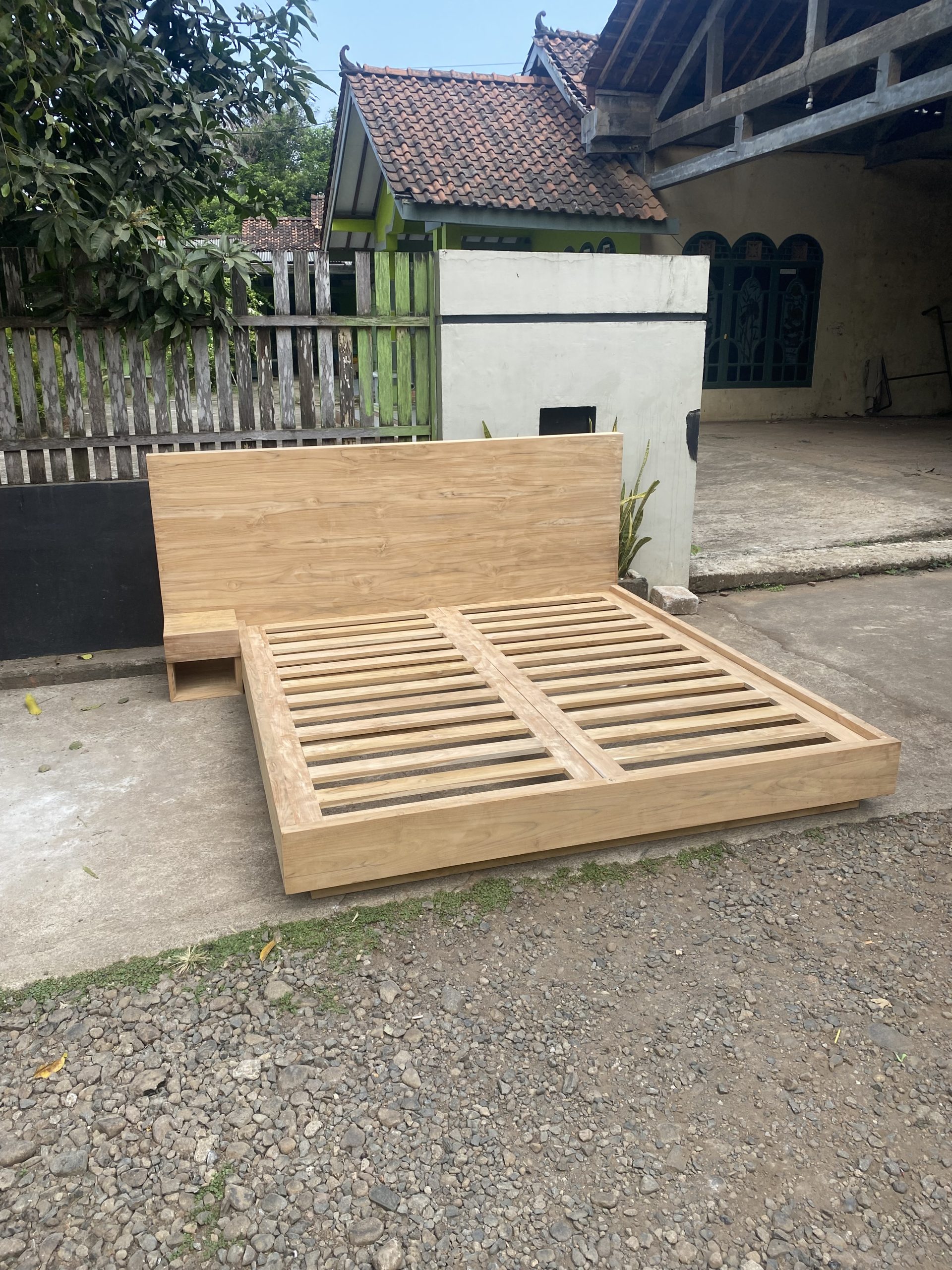 Desain Tempat Tidur Kayu Jati