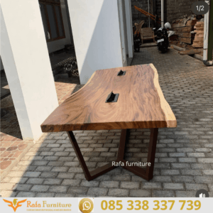 Meja Solid Wood Trembesi Kaki Besi Modern Industrial
