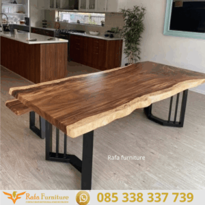 Meja Kayu Solid Kaki Besi Unik Utuh